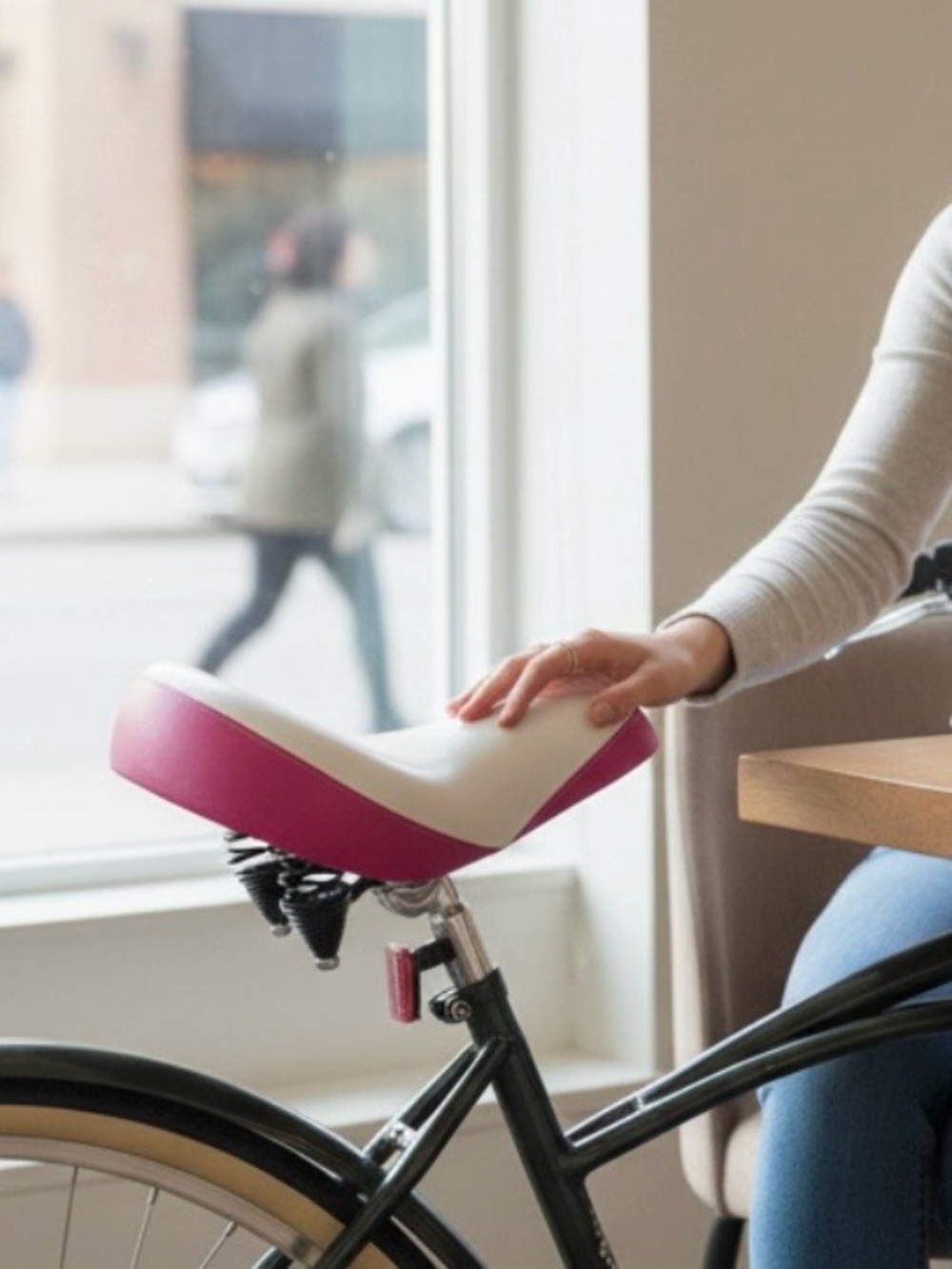 Comfort Bike Seat in White and Magenta - oversized